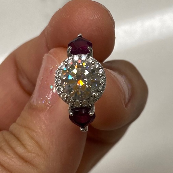 Beautiful and rare Moissanite and garnet ring - Picture 2 of 8